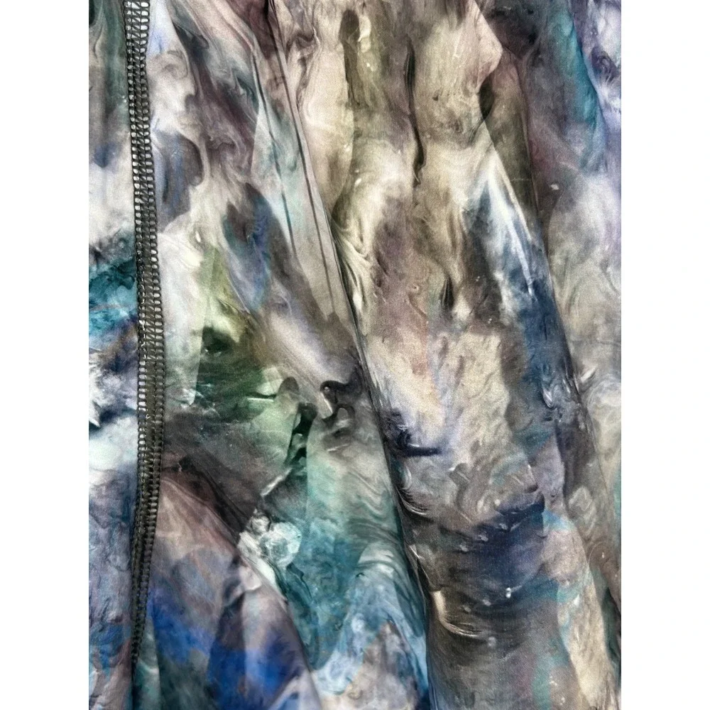 Lululemon Track That Mid-Rise Lined Short Blue Abstract Watercolor Size 8 - CJ